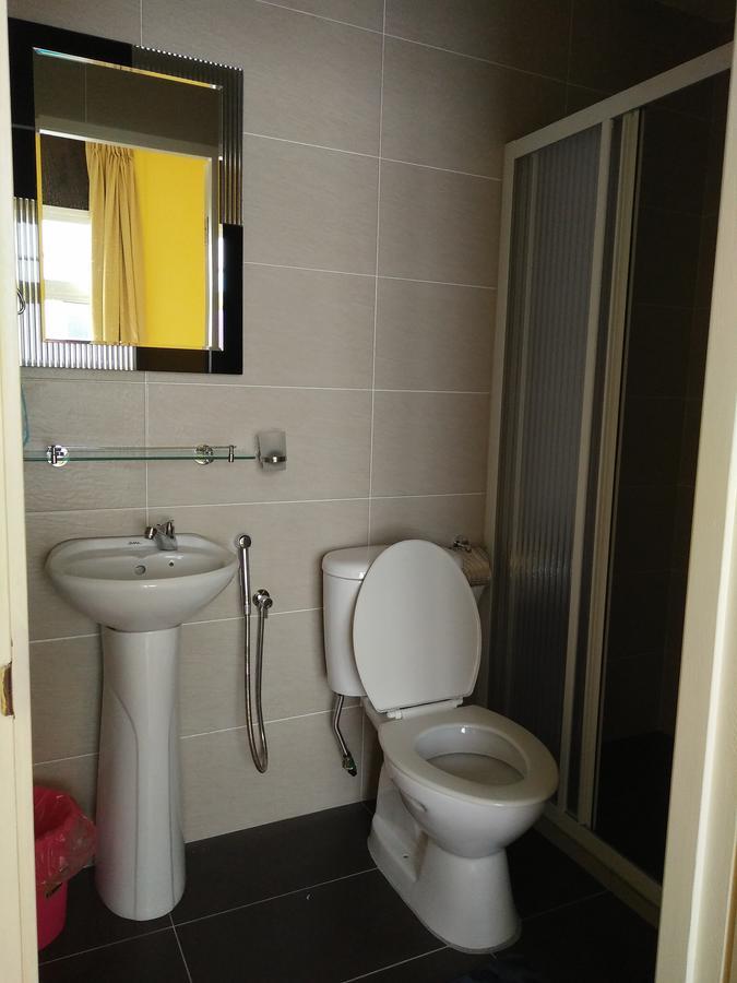 Xenia Homestay Kuching Eksteriør billede