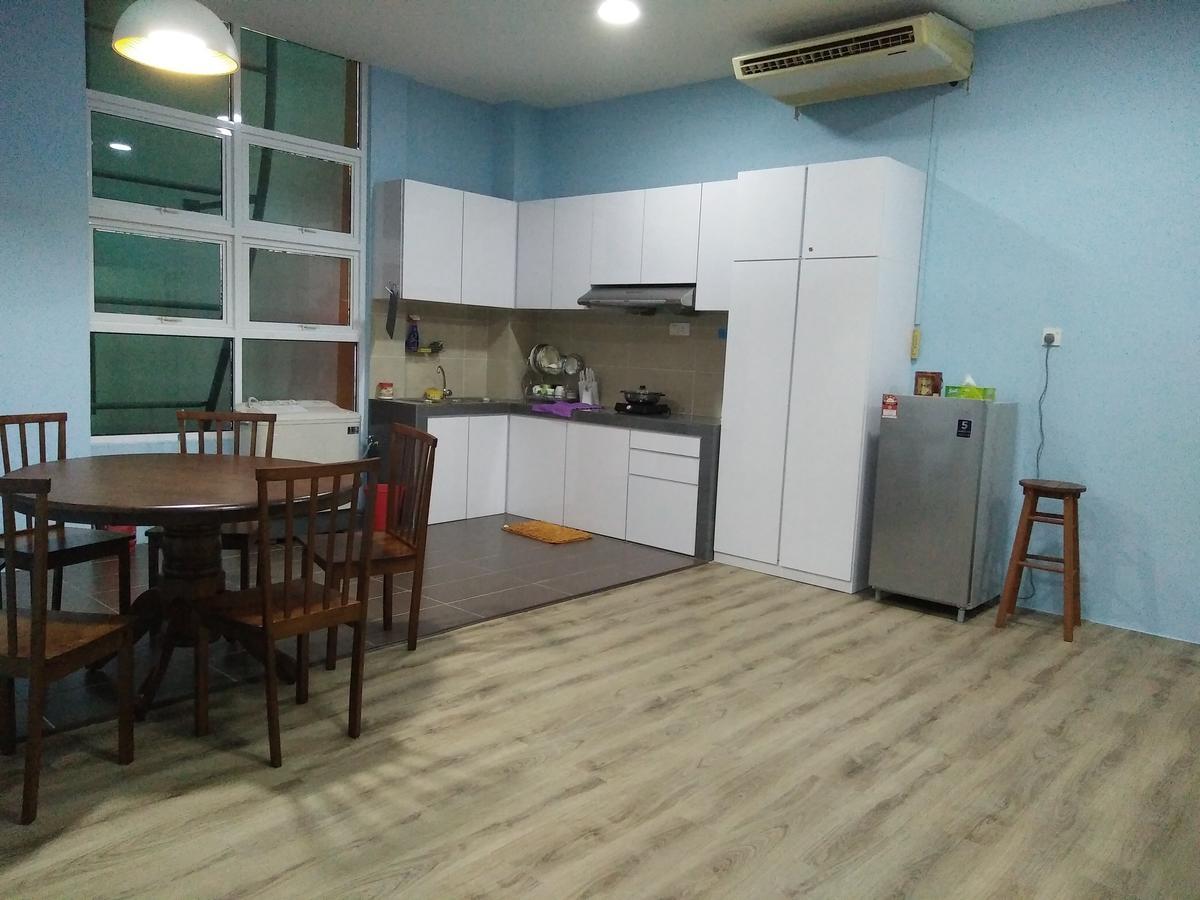 Xenia Homestay Kuching Eksteriør billede